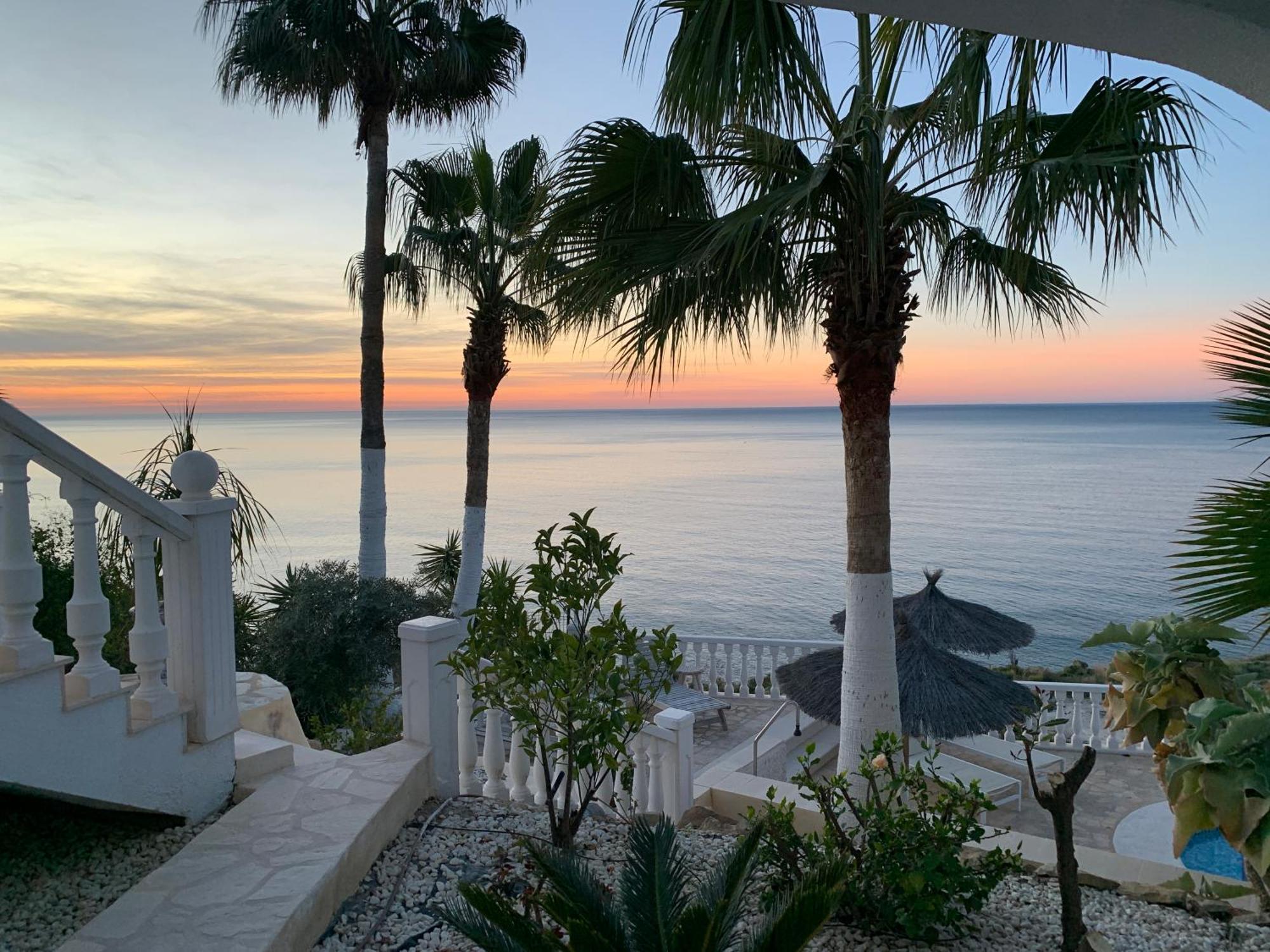 Frontline Villa, Five Star Deluxe El Campello Eksteriør bilde